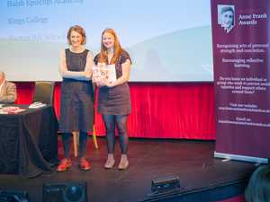 ella-gardiner-pictured-with-emma-carroll-31429421.jpg